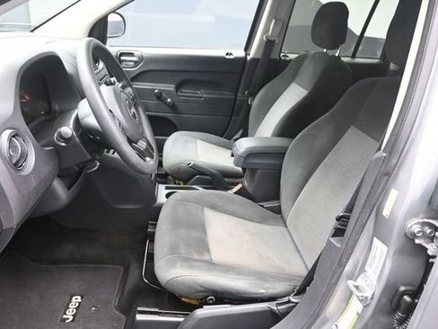 Used 2016 Jeep Compass Sport FWD image 17