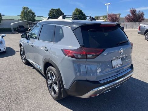 Used 2021 Nissan Rogue Platinum image 7