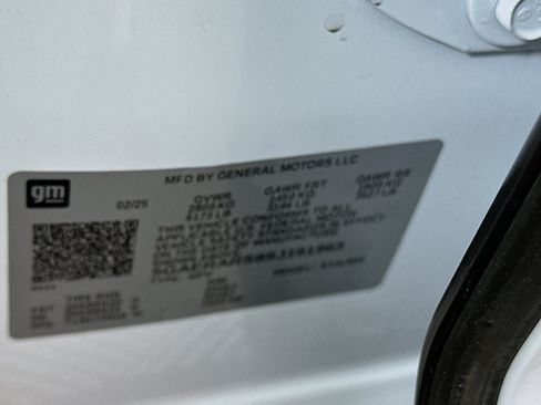 Used 2025 Buick Enclave Preferred FWD image 12