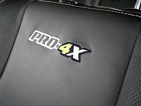 Used 2019 Nissan Frontier PRO-4X w/ Pro-4x Luxury Package image 17