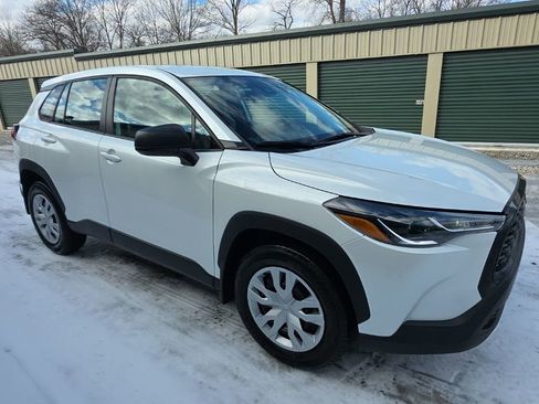 Certified 2022 Toyota Corolla Cross L image 8