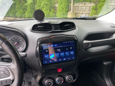 Used 2015 Jeep Renegade Trailhawk w/ Safety & Security Group I AWD/4WD image 13