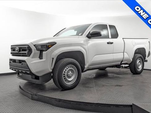 Used 2024 Toyota Tacoma SR RWD image 2
