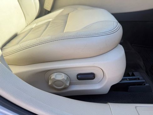 Used 2016 Ford Taurus SEL w/ Equipment Group 201A FWD image 25