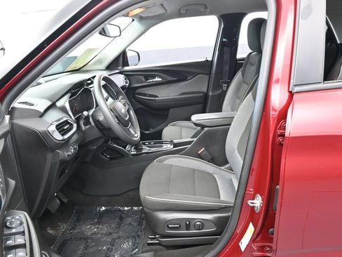 Used 2023 Chevrolet TrailBlazer LT w/ Convenience Package FWD image 11