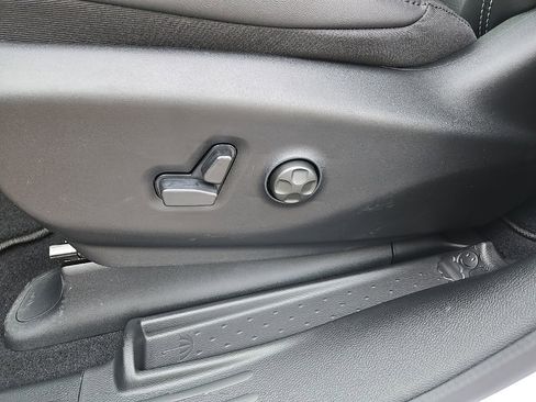 New 2026 Chrysler Pacifica Select image 38