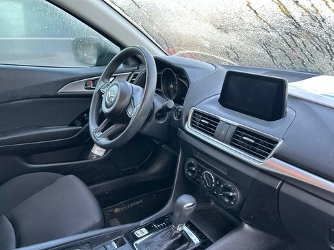Used 2018 MAZDA MAZDA3 Sport FWD image 8