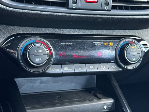 Used 2022 Kia Forte GT-Line w/ GT-Line Premium Package image 20