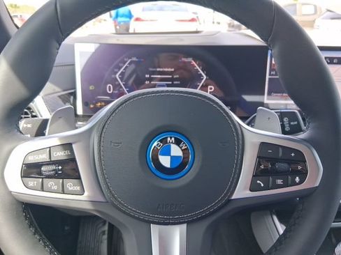 New 2026 BMW X5 xDrive50e w/ M Sport Package AWD/4WD image 8