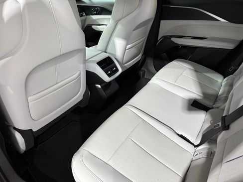 New 2026 Cadillac Lyriq Sport image 38