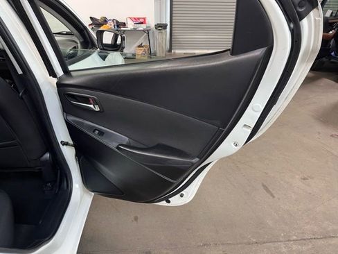 Used 2017 Toyota Yaris iA image 16