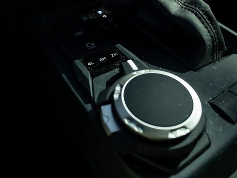 Used 2025 Toyota Tacoma SR image 16