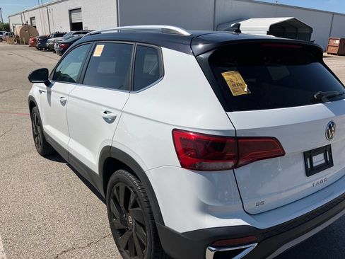 Used 2024 Volkswagen Taos SE AWD/4WD image 5