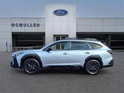 Used 2023 Subaru Outback Onyx Edition image 2