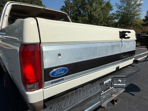 Used 1993 Ford Bronco Eddie Bauer image 4