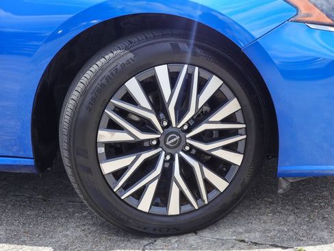 Used 2025 Nissan Altima 2.5 SV FWD image 27