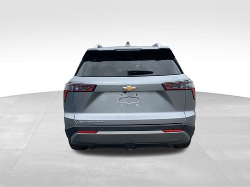 Used 2025 Chevrolet Equinox LT w/ Convenience Package II image 6