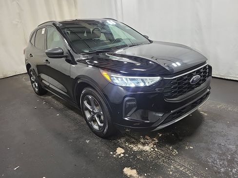 Used 2024 Ford Escape ST-Line image 2