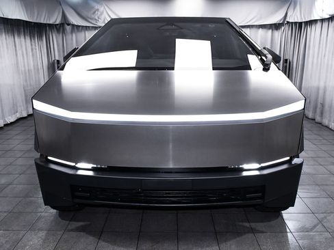 Used 2025 Tesla Cybertruck AWD Crew Cab image 2