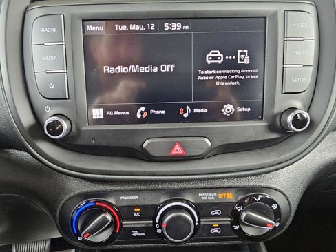 Used 2025 Kia Soul LX w/ LX Technology Package FWD image 26