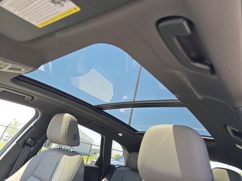 Certified 2025 Audi Q5 Premium w/ Convenience Package AWD/4WD image 9