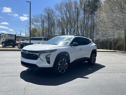 New 2026 Chevrolet Trax RS w/ Sunroof Package image 5