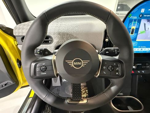 Used 2025 MINI Cooper S FWD image 23