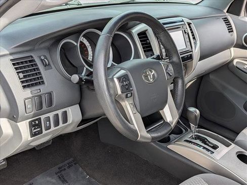 Used 2014 Toyota Tacoma PreRunner w/ SR5 Package RWD image 10