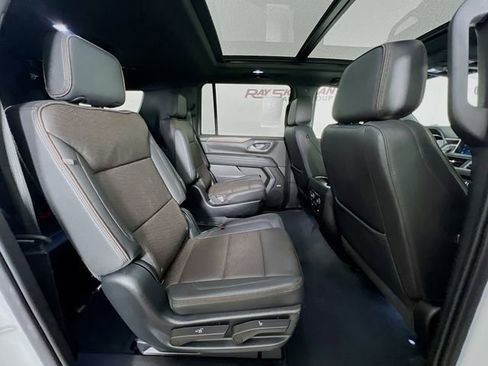 Used 2023 Chevrolet Suburban High Country image 44