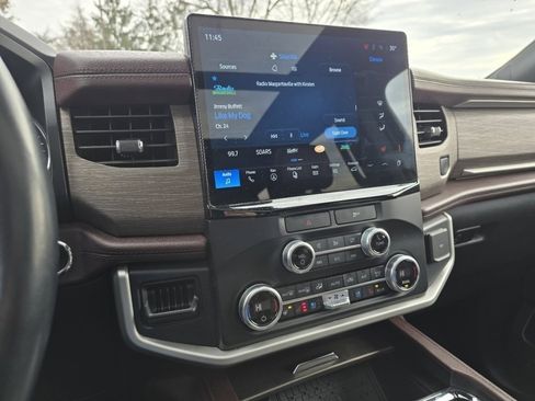 Used 2023 Ford Expedition Limited image 28