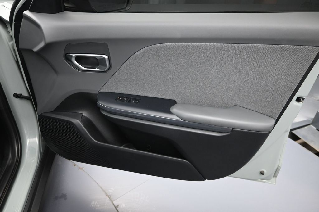 Certified 2025 Kia K4 EX FWD image 33