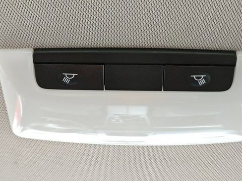 Certified 2025 Nissan Rogue SV image 23