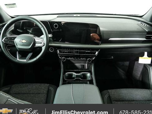 New 2026 Chevrolet Traverse LT w/ Driver Confidence Package AWD/4WD image 19