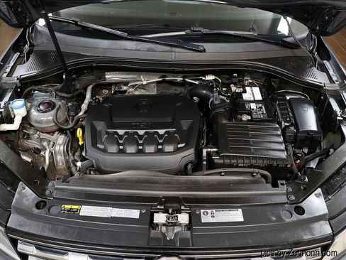 Used 2019 Volkswagen Tiguan SE AWD/4WD image 36