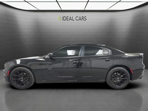 Used 2020 Dodge Charger SXT w/ Leather Interior Group RWD image 8