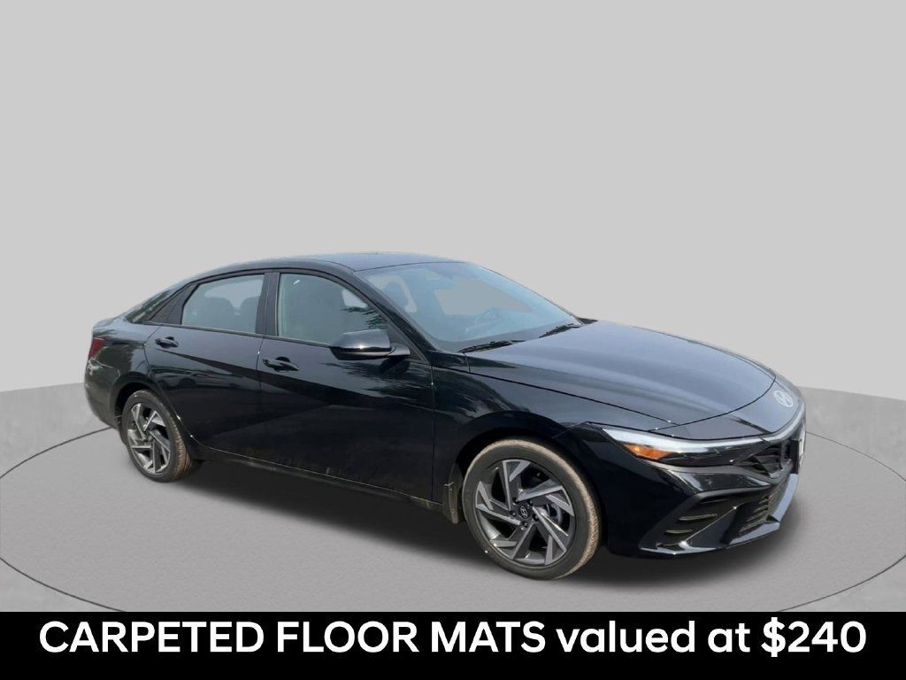 Used 2025 Hyundai Elantra Sport FWD image 2
