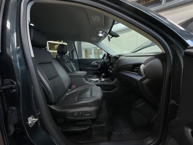 Used 2019 Chevrolet Traverse LT w/ LPO, Black Accent Package FWD image 30