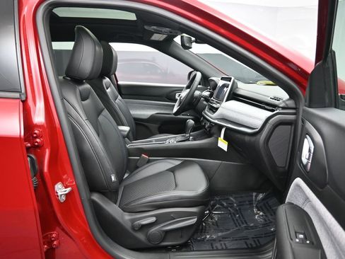 New 2025 Jeep Compass Latitude w/ Sun & Sound Group image 31