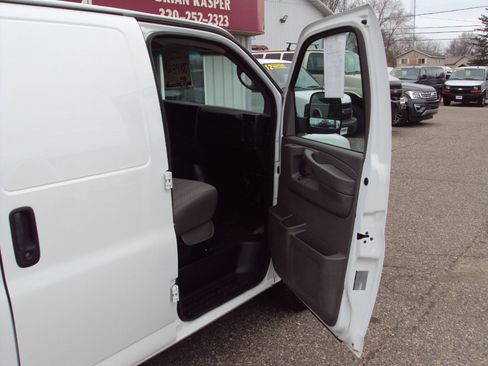 Used 2014 Chevrolet Express 1500 AWD image 14