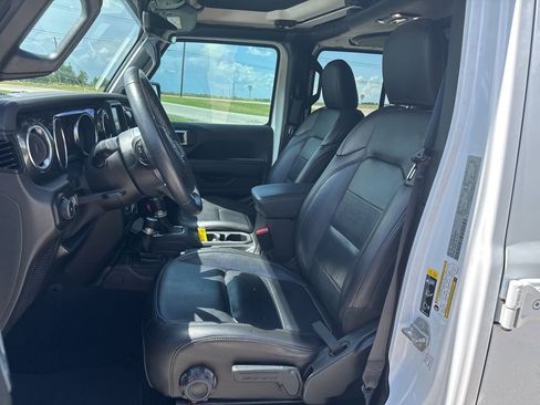 Used 2021 Jeep Wrangler Unlimited Sahara AWD/4WD image 7