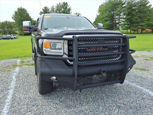 Used 2016 GMC Sierra 2500 SLT w/ All-Terrain HD Package AWD/4WD image 9