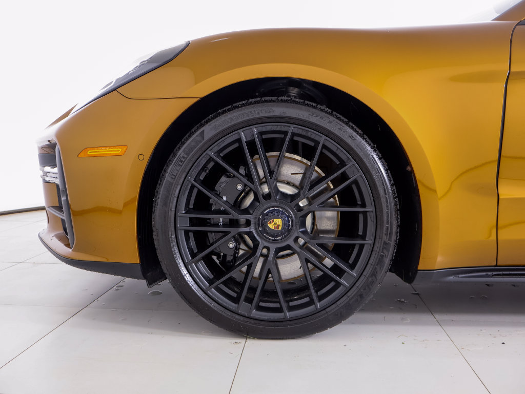 Certified 2026 Porsche Panamera GTS AWD/4WD image 33