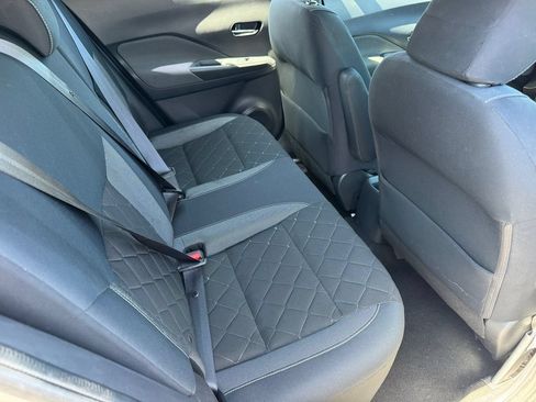 Used 2018 Nissan Kicks SV FWD image 18