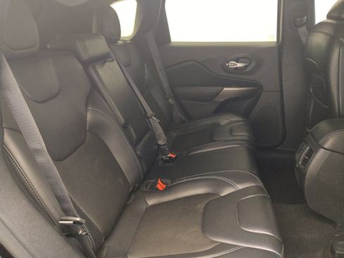 Used 2020 Jeep Cherokee Latitude Plus image 19