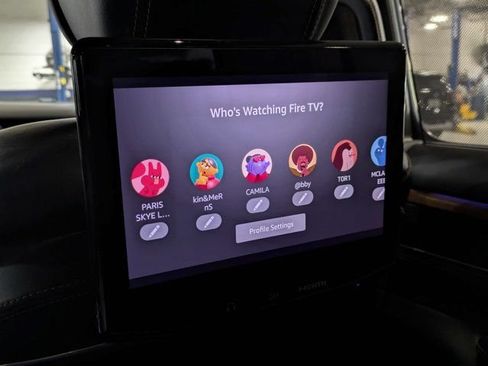 Certified 2022 Jeep Grand Wagoneer Series III w/ Rear Seat Video Group 1 AWD/4WD image 17