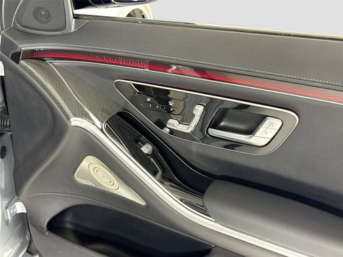 Used 2023 Mercedes-Benz S 500 4MATIC w/ AMG Line image 32