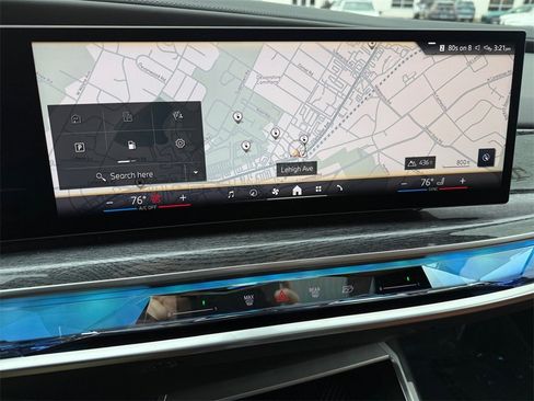 Certified 2025 BMW 750e xDrive w/ Executive Package image 21