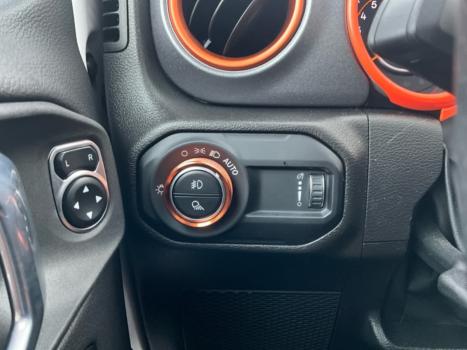 Used 2023 Jeep Gladiator Mojave w/ LED Lighting Group AWD/4WD image 19