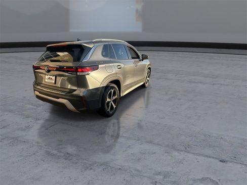 New 2026 Volkswagen Tiguan SE image 5