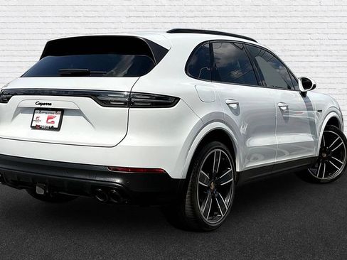 Used 2023 Porsche Cayenne w/ Premium Package AWD/4WD image 6